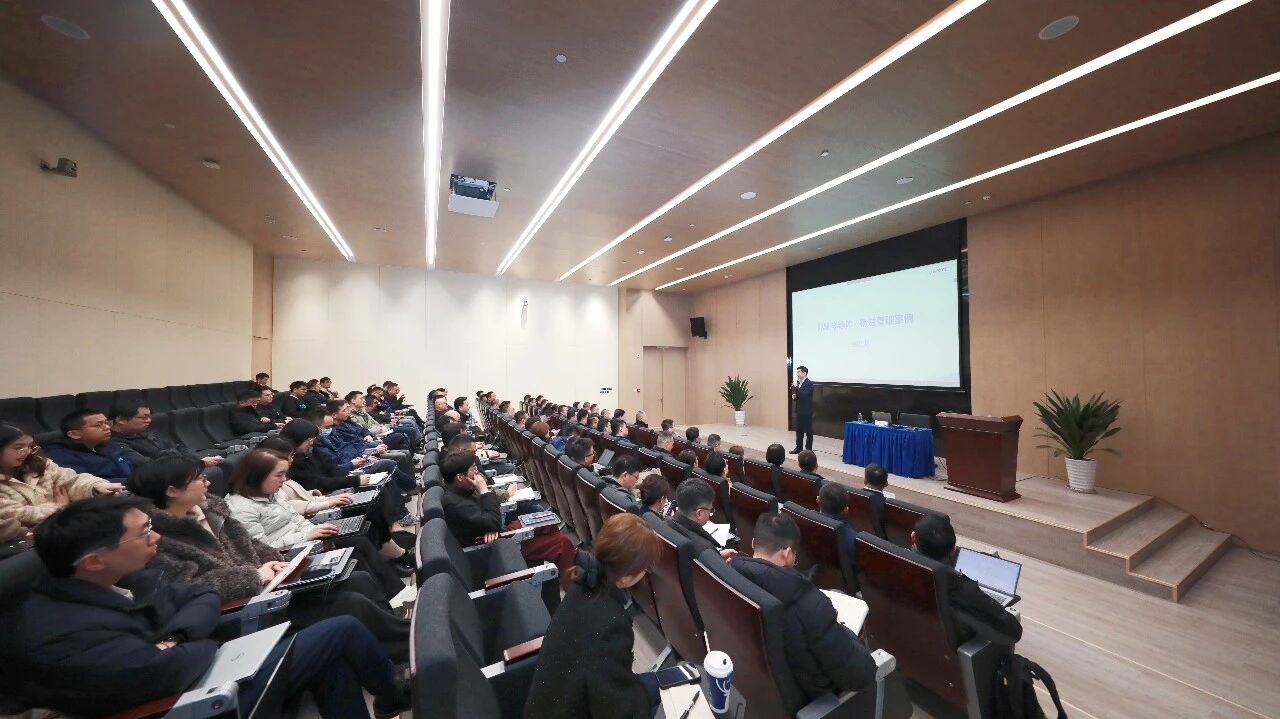 92750a09b2b59f4493bf821a85e338d9.jpg